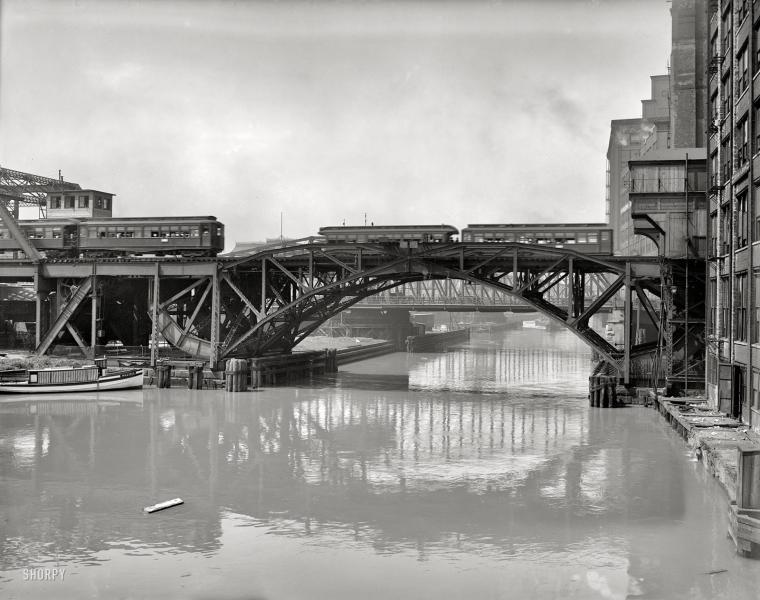 Attached Image: CTA Bridge near market Square looking NNW.jpg