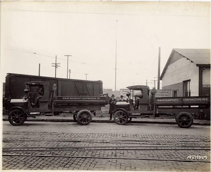 Attached Image: hall_trucks_in_east_portland.jpg