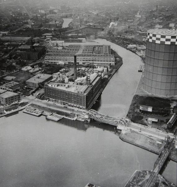 Attached Image: North Ave Bridge over river looking north.jpg